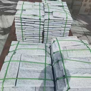 枣庄 芝麻白蘑菇石装车出货