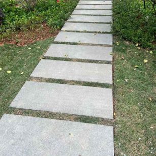 枣庄 芝麻黑小区踏步、汀步石铺装效果