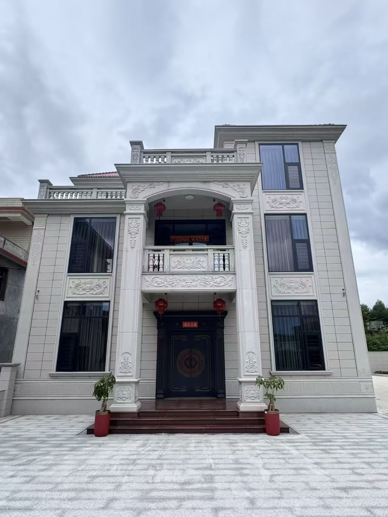 枣庄 芝麻白石材别墅干挂案例展示