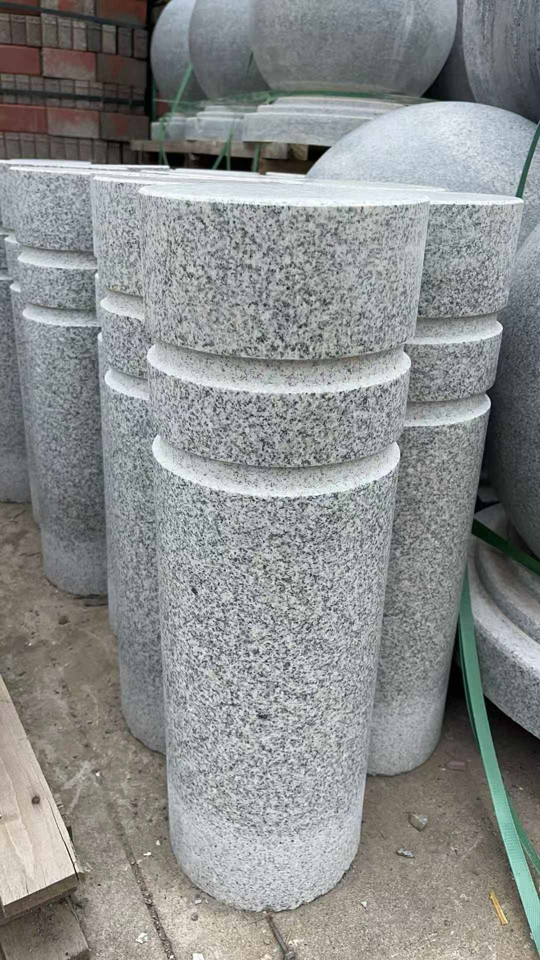 枣庄 芝麻白花岗岩挡车柱、隔离柱多少钱