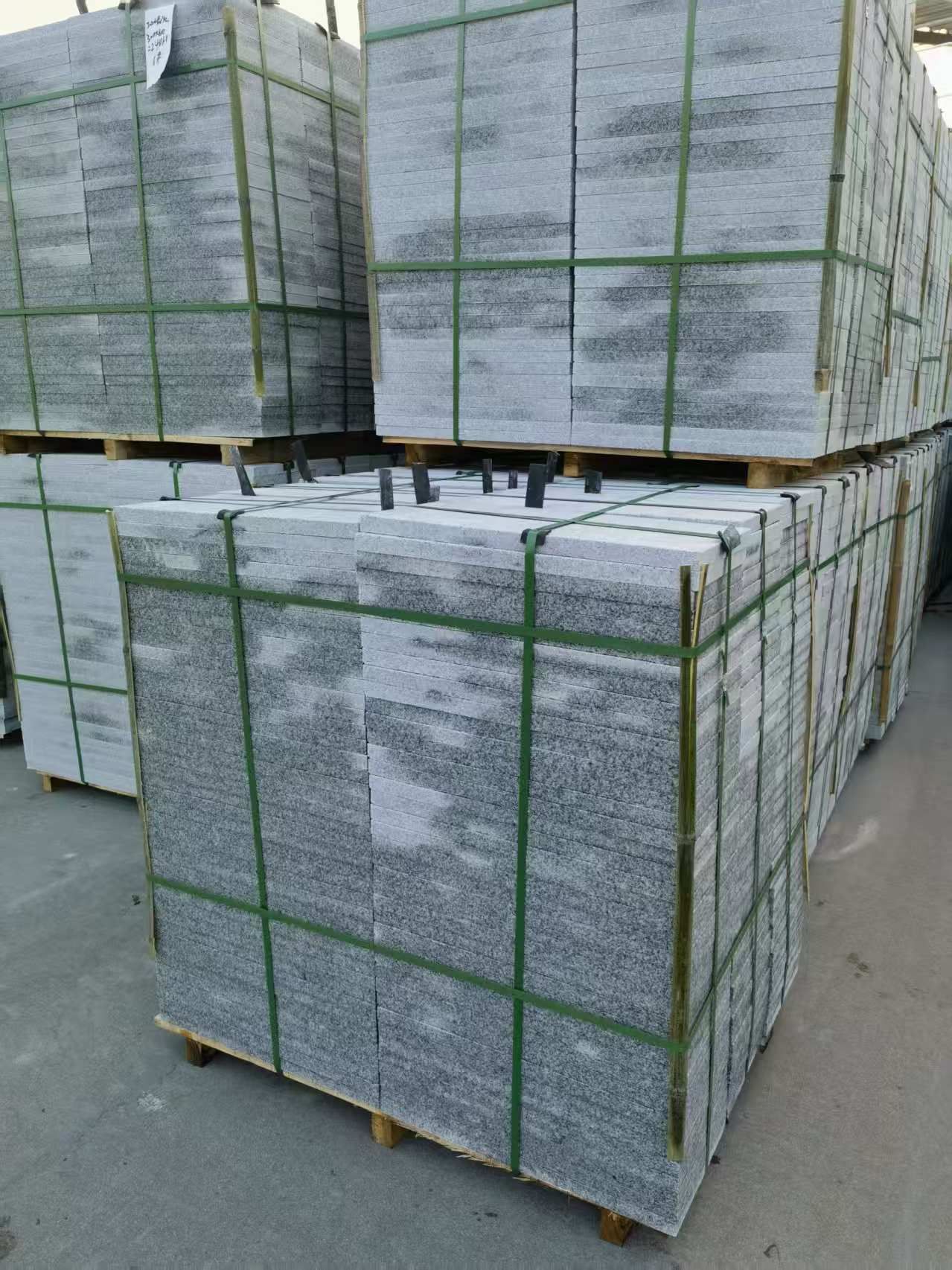 枣庄 芝麻白地铺石材