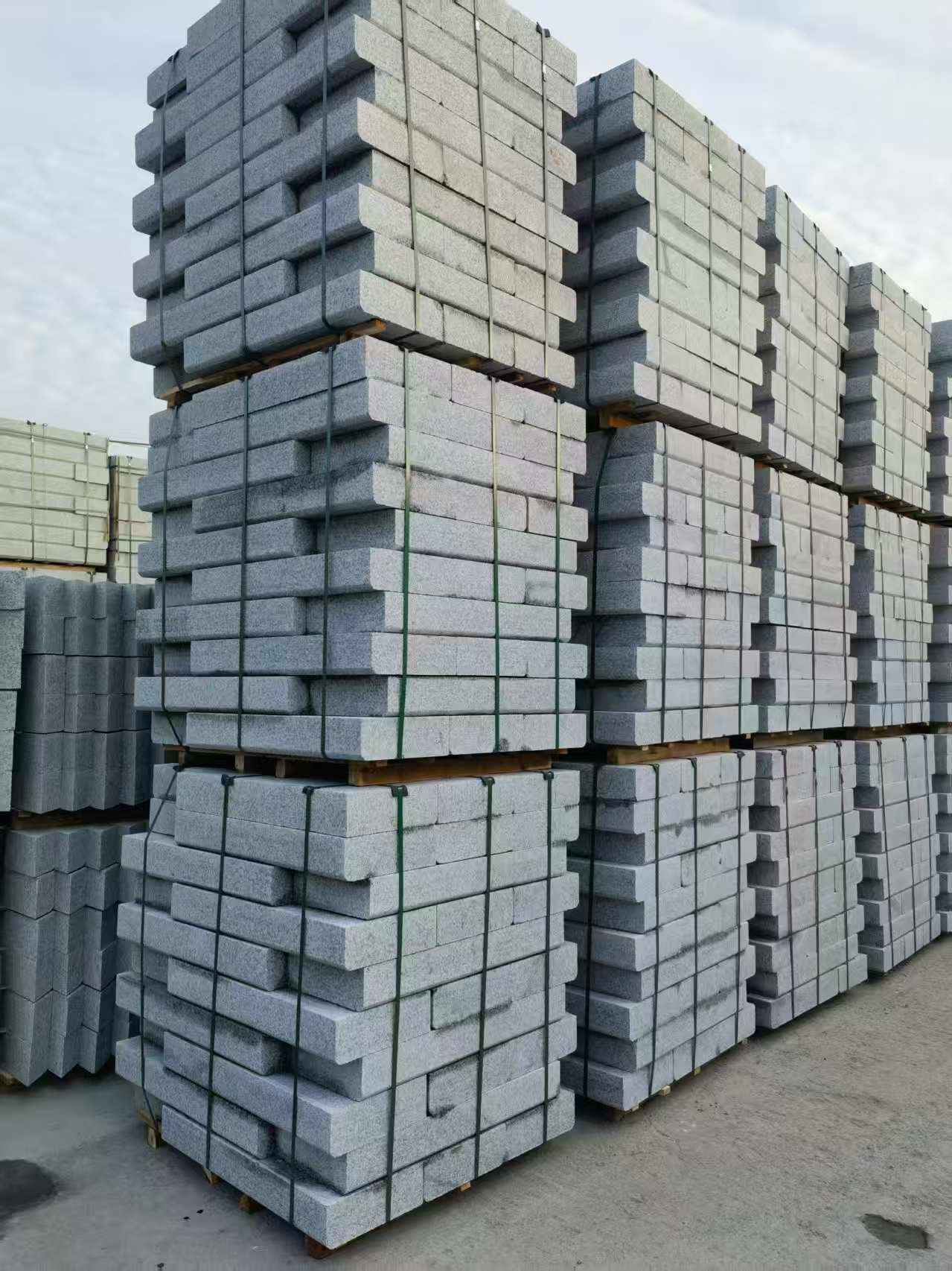 枣庄 路沿石（路侧石），颜色一致，尺寸标准