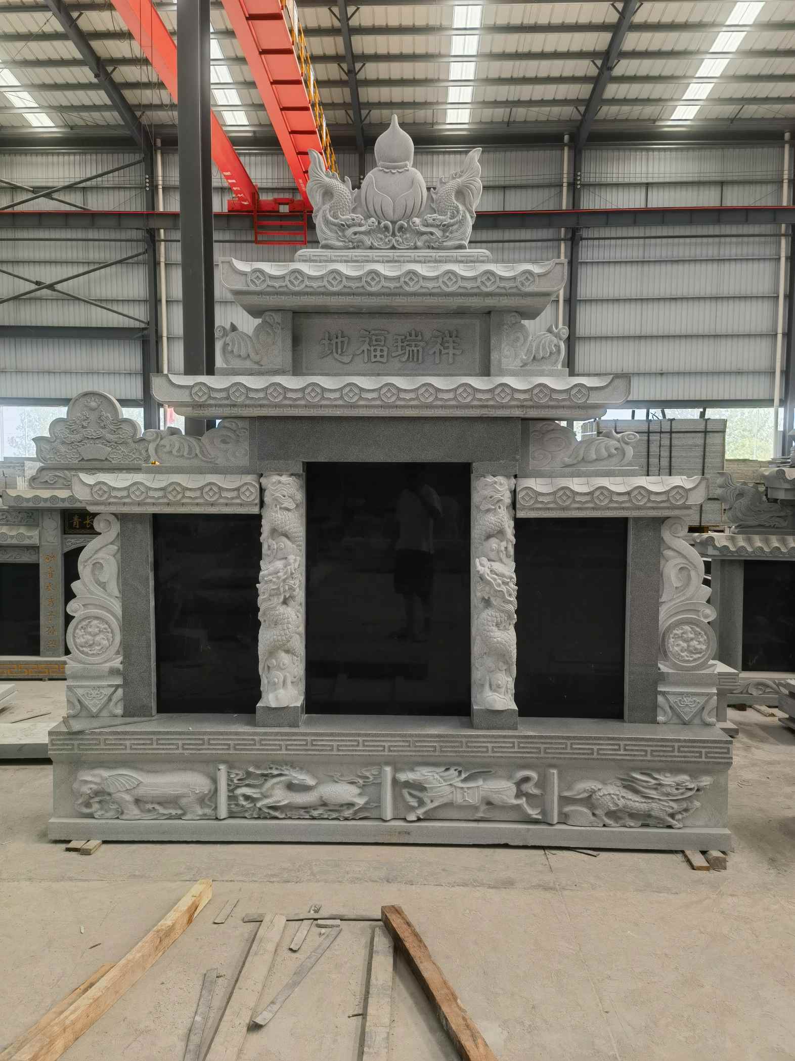 枣庄 芝麻灰高档墓碑、土墓，一套也支持定做