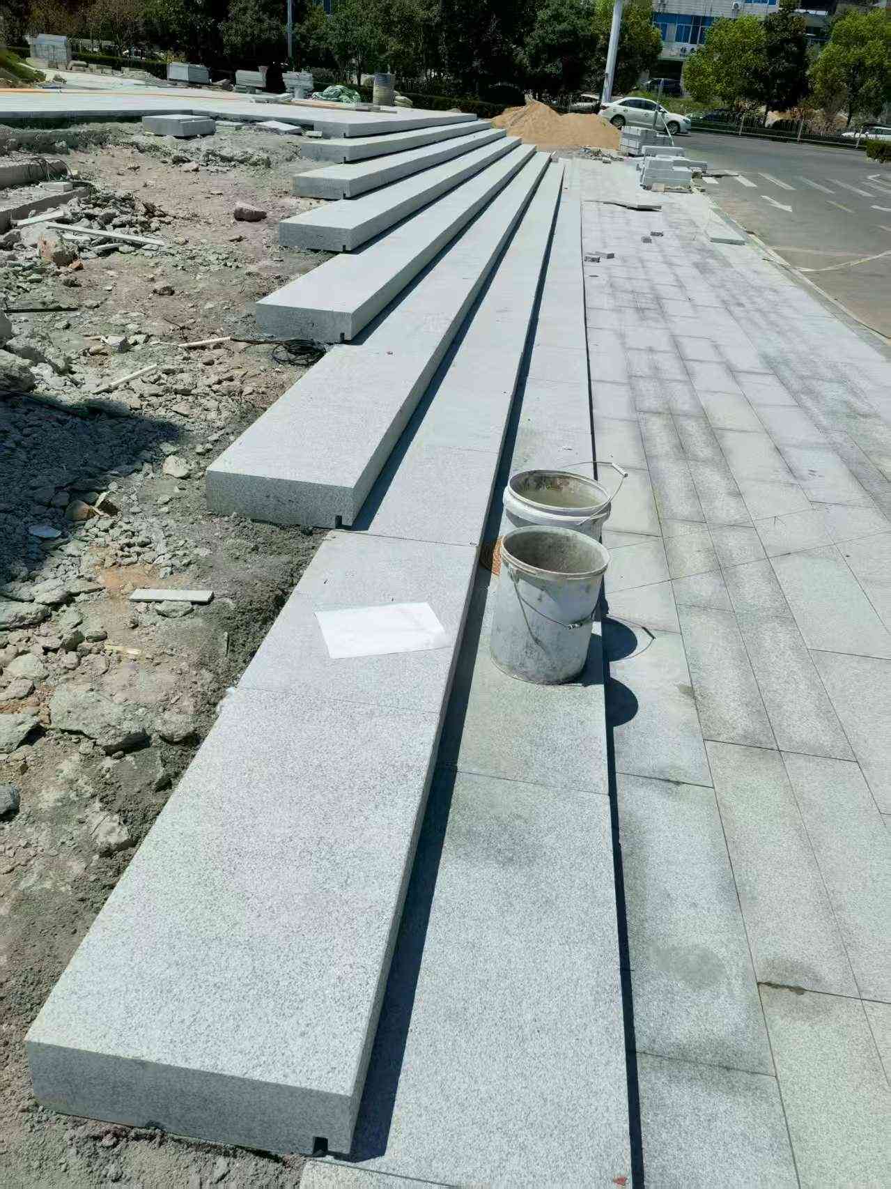 枣庄 芝麻白整石台阶，施工现场