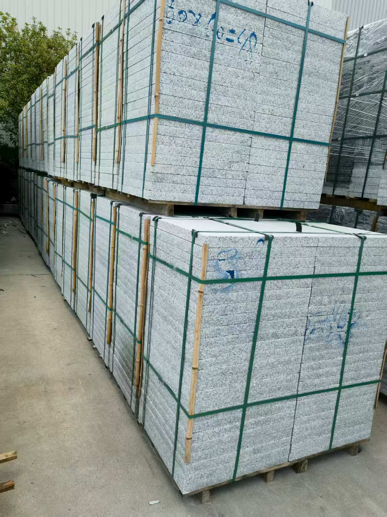 枣庄 大花芙蓉白火烧成品，市政园林广场地铺石