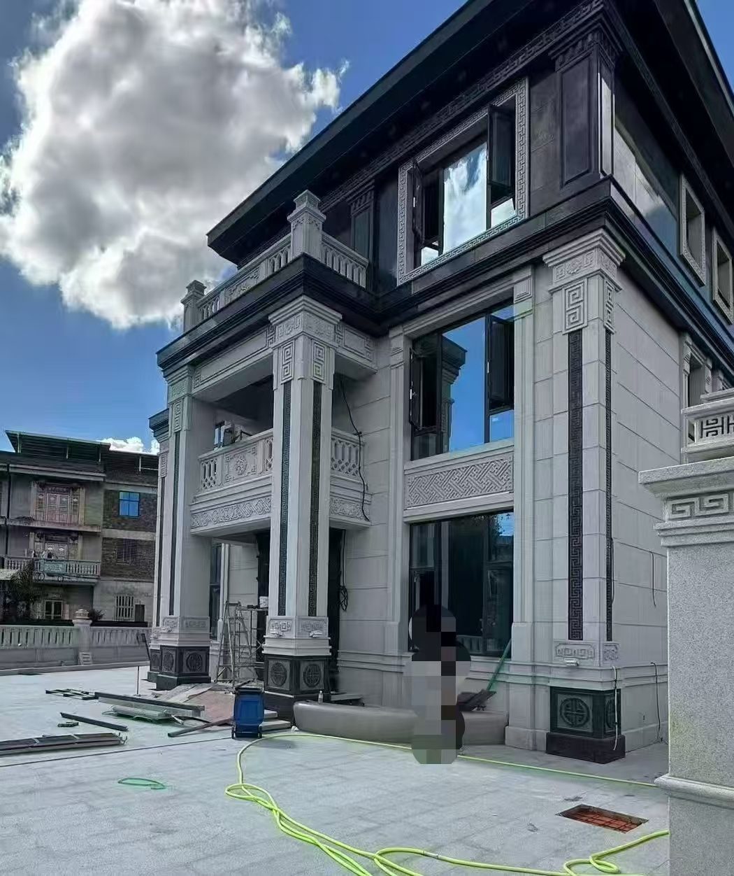 枣庄 别墅干挂，芝麻白与芝麻黑完美配合